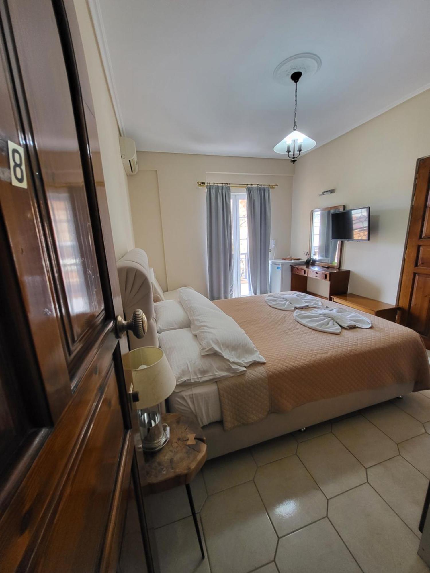 Paradise Bar Apartments Планос Экстерьер фото