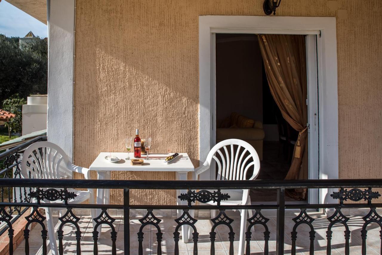 Paradise Bar Apartments Планос Экстерьер фото