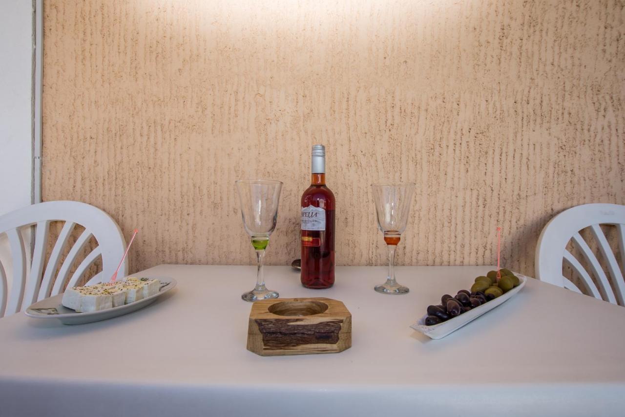 Paradise Bar Apartments Планос Экстерьер фото