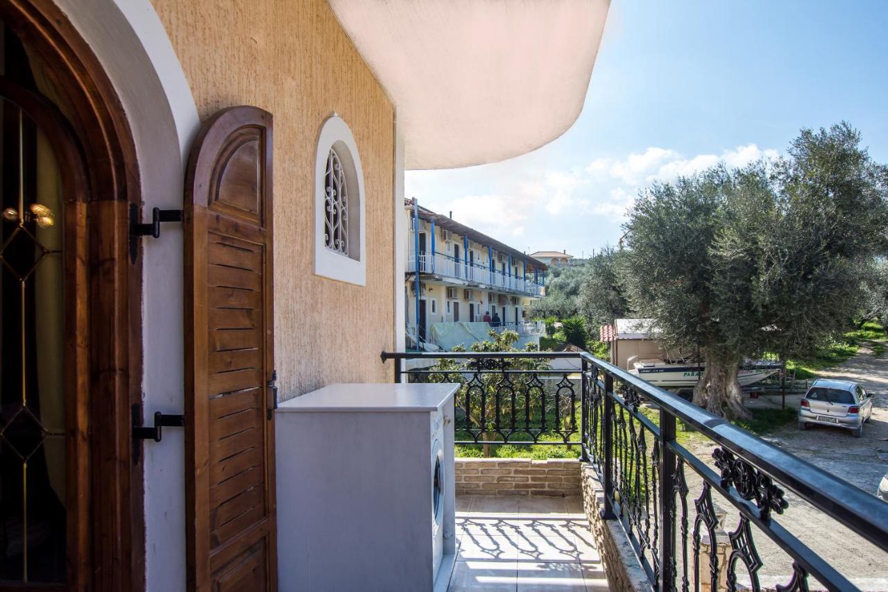 Paradise Bar Apartments Планос Экстерьер фото